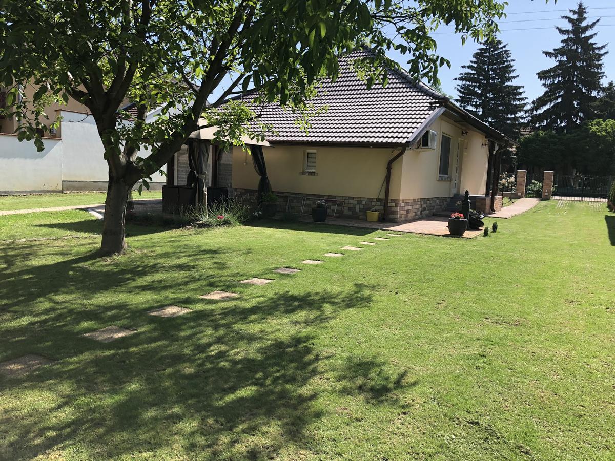 Regina Delux Apartman Gyula Exterior foto